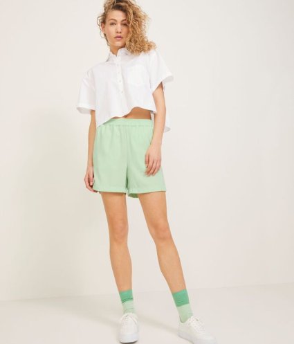 Shorts verde pastel