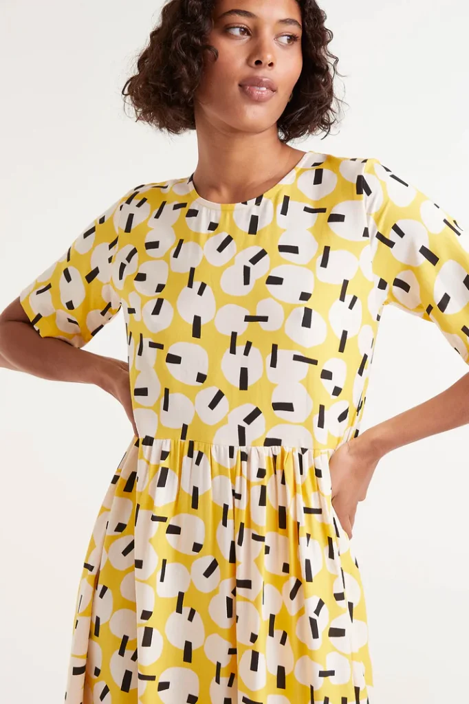 Vestido midi geométrico amarillo