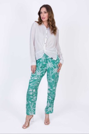 Camisa blanca nudo