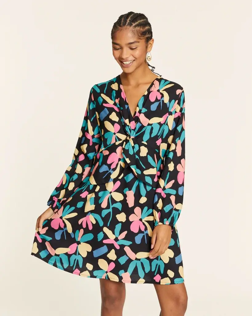 Vestido corto pétalos