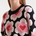 Vestido corto de punto flores y corazones