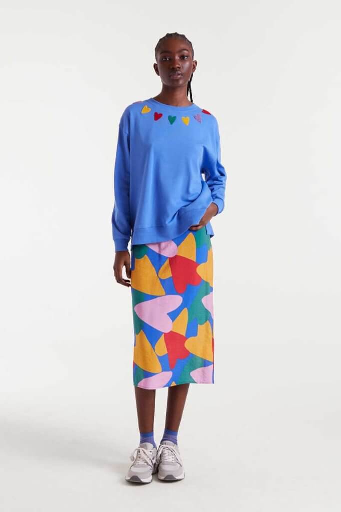 Sudadera con bordado de corazones