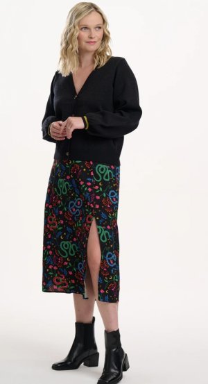 Falda midi flores y serpientes