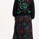 Falda midi flores y serpientes