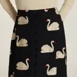 Falda midi cisnes bordados