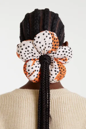 Scrunchie con forma de flor Gatos lunares