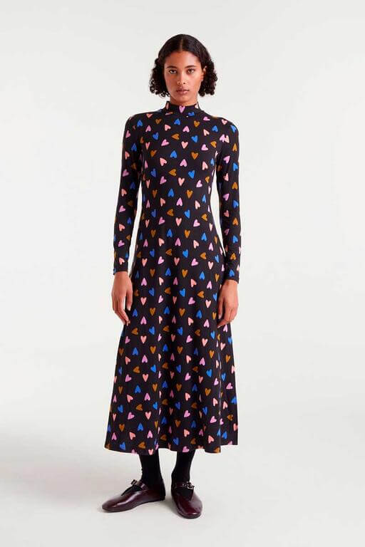 Vestido midi negro corazones