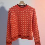 Jersey naranja punto calado.