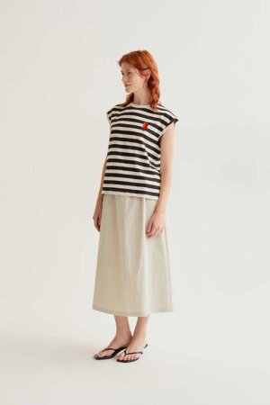 Camiseta rayas blanca y negra