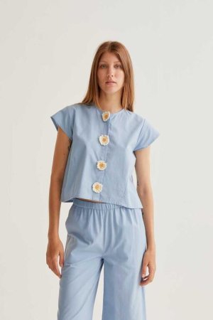 Top denim fino botones margarita