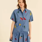 Camisa denim frutas bordadas