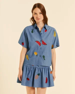Camisa denim frutas bordadas