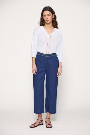 Pantalón ancho con pespuntes