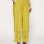 Pantalón troquelado palmeras