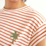 Camiseta rayas con palmera bordada