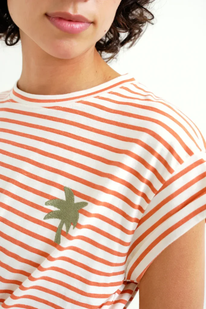 Camiseta rayas con palmera bordada