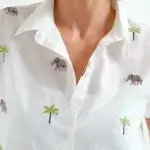 Camisa elefantes y palmeras bordados