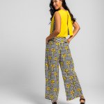 Top amarillo con palmera bordada