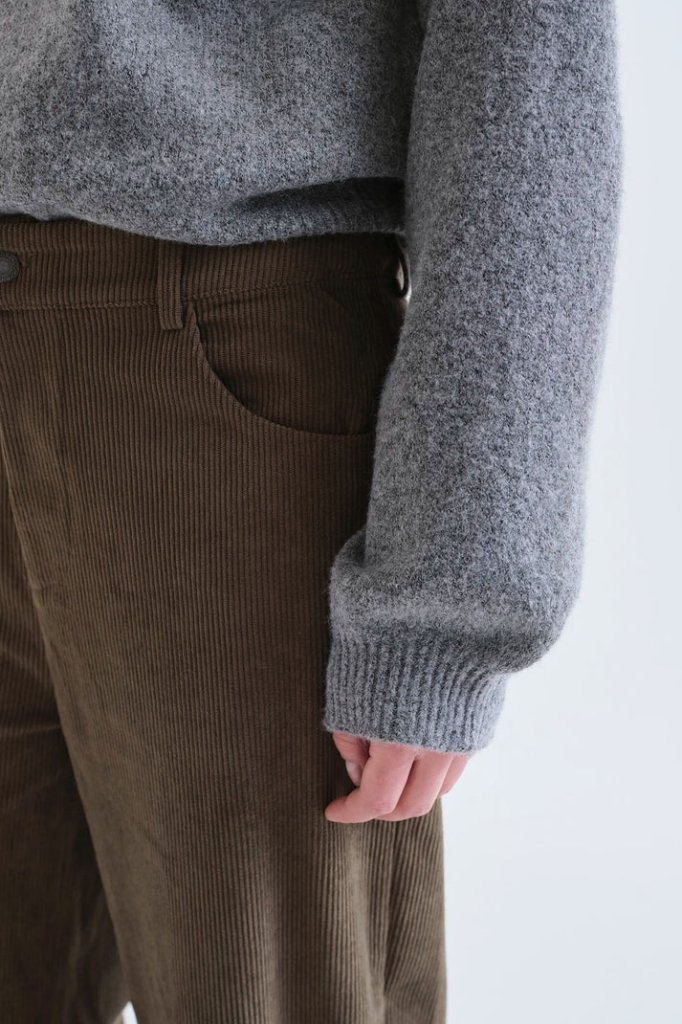 Pantalón de pana verde oscuro