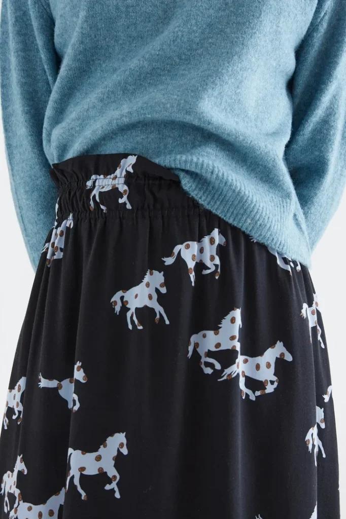 Falda Horse