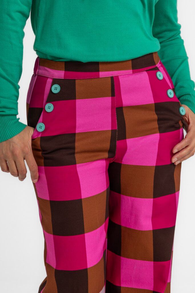 Pantalón cuadros fucsia y marrón