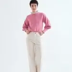 Pantalón vaquero crudo con bolsillos de corazones