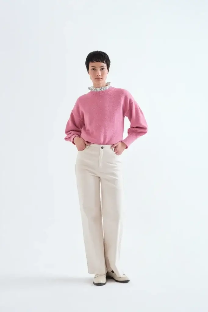 Pantalón vaquero crudo con bolsillos de corazones