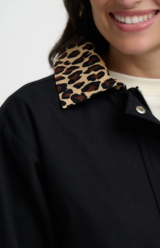 Chaqueta cuello leopardo